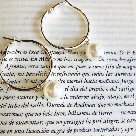 Alquimia Silver Pearl Hoop Earrings - Picture 1 of 1